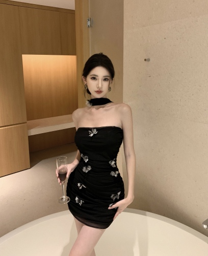 Real shot ~ Hot girl with breast pads, sexy three-dimensional butterfly halter neck, slim double layer mesh tube top, breast and hip dress