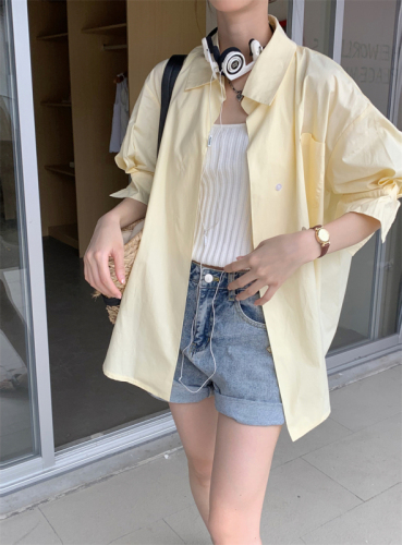 Actual shot of new summer design, niche, unique, chic, loose, casual, versatile short-sleeved shirt tops