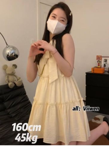 Viiwen少女的心事 气质乖乖法式无袖挖肩挂脖连衣裙A字公主裙