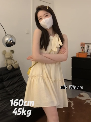 Viiwen少女的心事 气质乖乖法式无袖挖肩挂脖连衣裙A字公主裙