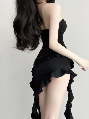 Street Sweet Hot Girl Black Dress Female 2024 New Niche Sexy Waist Slimming Irregular Tube Top Short Skirt