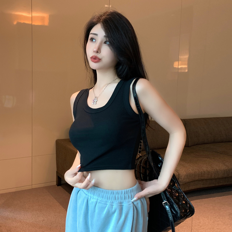 Real shot of hot girl's tight-fitting wide-shoulder sports vest for women in summer with anti-exposure short navel-baring yoga top ins