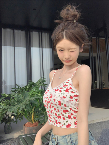 Real shot of chic green flower sweet and spicy floral small camisole women's underwear bottoming top worn outside