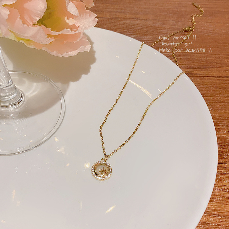 Light luxury niche high-end cat's eye titanium steel necklace ins trendy versatile temperament star pendant clavicle chain necklace