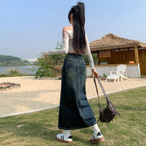 Real shot of high-waisted denim skirt for women spring and summer 2024 mid-length slit slim hip skirt hot girl fashion