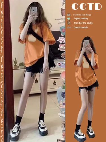 New loose shoulder T-shirt women's bottoming shirt short-sleeved top sweet and spicy style two-piece set with denim shorts