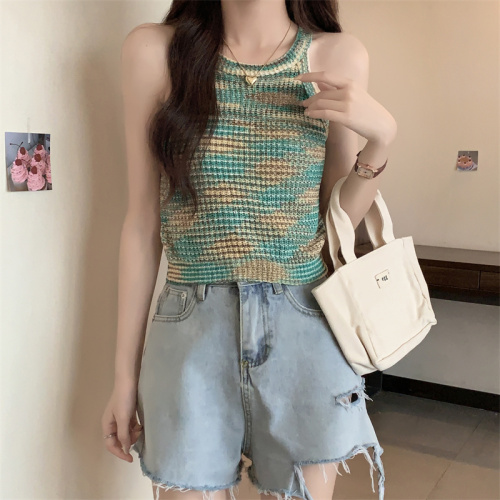 Real shot of French chic hot girl rainbow striped knitted camisole internet celebrity sleeveless short top