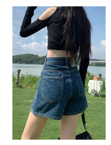 2024 Spring and Summer New High Waist Denim Shorts Women's Loose Design Niche Retro Wide Leg A-Line Hot Pants Thin