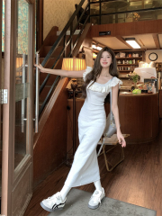 Actual shot of Xiao Fei Sleeve knitted niche lace patchwork vest and hip-covering long skirt