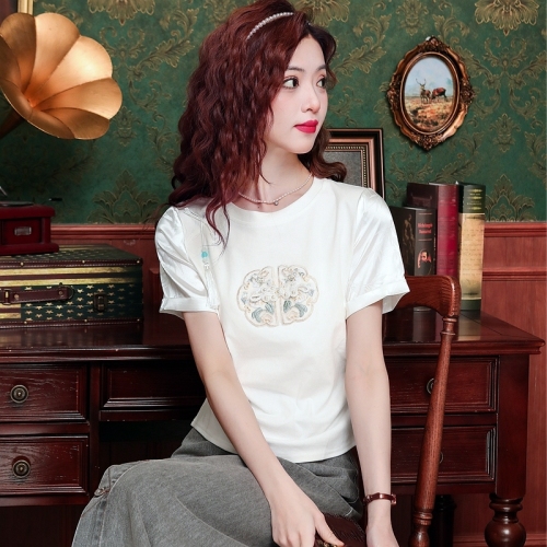 New Chinese style national style heavy industry embroidery versatile short-sleeved T-shirt for women in spring and summer small people's disc buckle waist slimming top