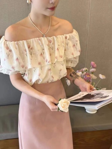 French sweet puff mid-sleeve floral shirt for women 2024 summer new fashion style one-line collar off-shoulder chiffon top