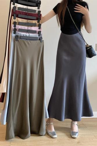 Actual shot of hip-hugging skirt, satin fishtail skirt, mid-length women's design niche high-waisted skirt