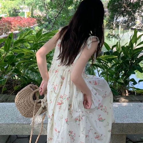 Small fresh and sweet floral suspender dress for female students in spring and summer loose flesh-covering sleeveless mid-length A-line skirt