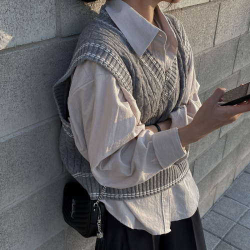 Korean chic retro twist V-neck contrast sleeveless sweater vest stacked knitted vest for women