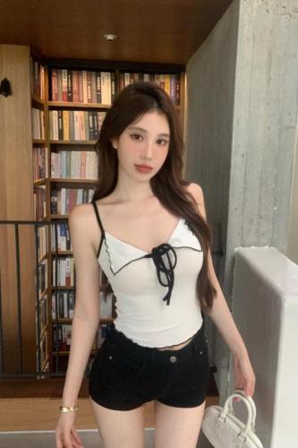 Real shot of flirty sweetheart contrasting lapel camisole for women's summer outer wear sweet and spicy sleeveless top inside