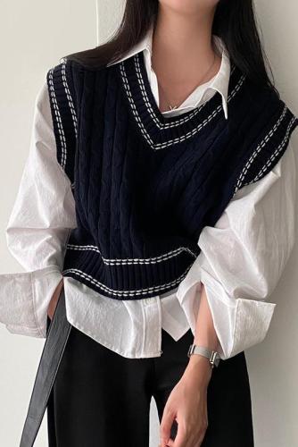 Korean chic retro twist V-neck contrast sleeveless sweater vest stacked knitted vest for women