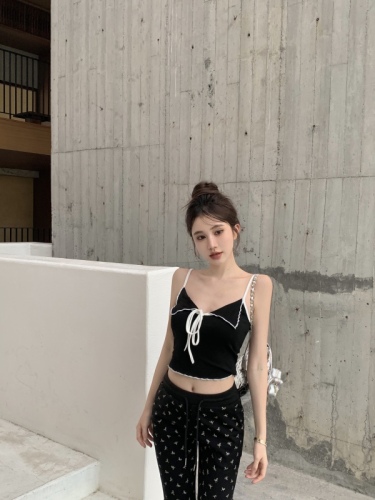 Real shot of flirty sweetheart contrasting lapel camisole for women's summer outer wear sweet and spicy sleeveless top inside