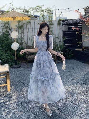 Retro square collar floral dress for women summer 2023 new super fairy style waist slimming long skirt with fungus edges