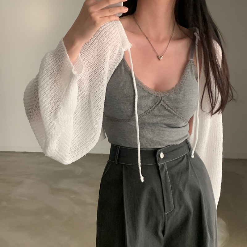 Real price Korean hot girl lace straps with breast pads and beautiful back sexy outer top for women