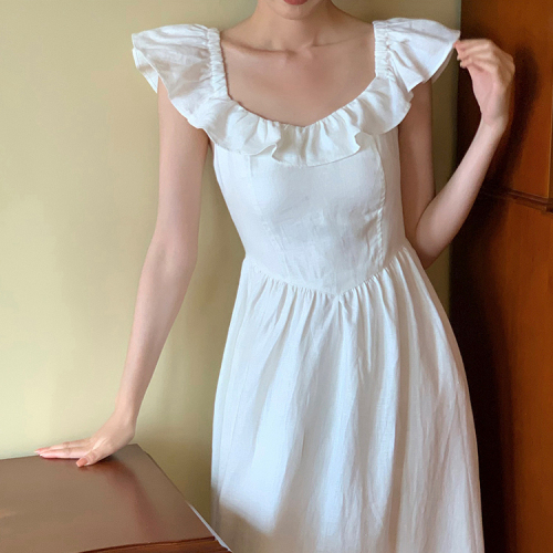 White sweet and spicy backless strapless sleeveless dress for women summer waist chic midi skirt French ruffle skirt