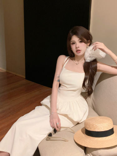 Actual shot Yunduo pleated bud waist slimming suspender top + high waist skirt suit