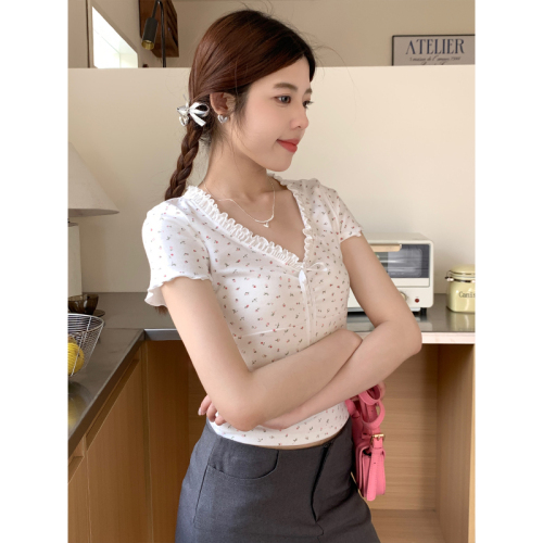 Real shot of small lace design v-neck floral short-sleeved T-shirt for women 2024 summer right shoulder slim printed top