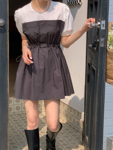 尺更新chic夏季法式小众拼色假两件气质时尚收腰泡泡袖短裙连衣裙