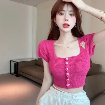 2024 new summer style fresh knitted square neck short-sleeved T-shirt for women with design sense niche pure desire sweet and spicy short top for women