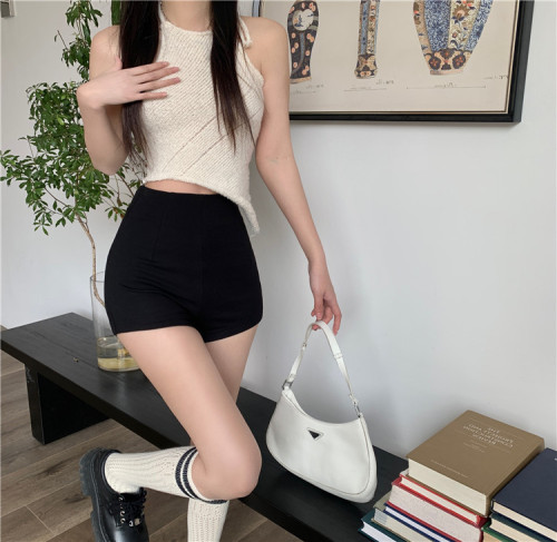 Real photos and real prices. Fashionable high-waisted simple hot pants, versatile leggings, summer essential short skirts, and A-line pants.