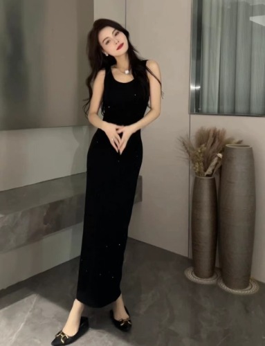 Black suspender skirt high-end 2024 new women's sleeveless vest dress slim skirt slim suspender dress summer