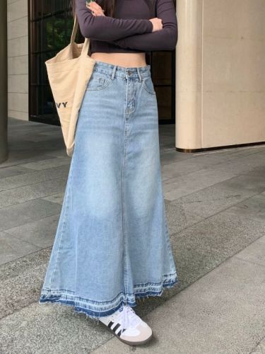 Real shot ~ Raw edge design denim skirt with contrasting color, high waist, slimming, A-line, large skirt, long skirt, plus size
