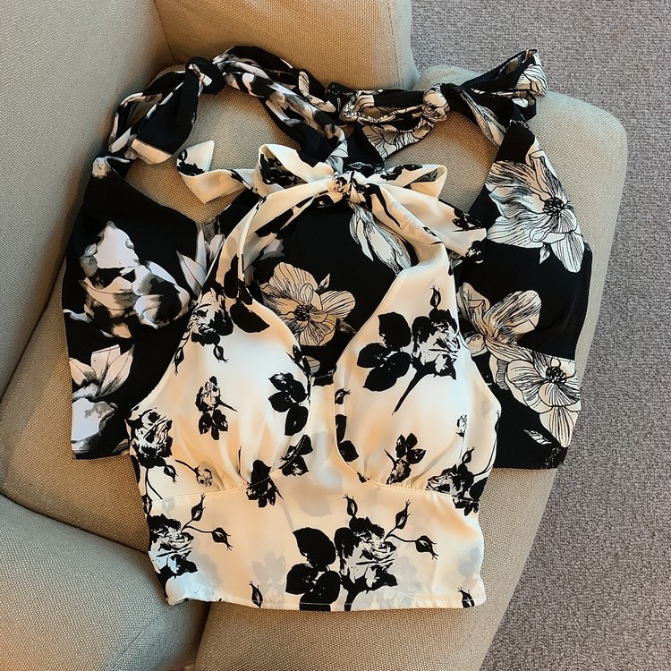 Real shot of summer flower halterneck slimming v-neck top