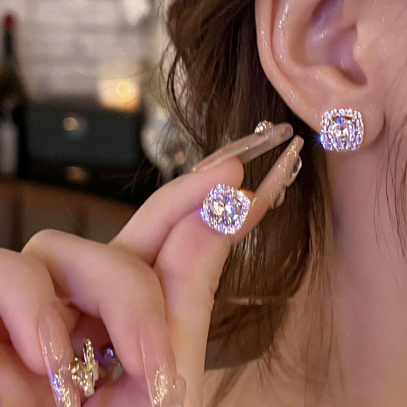S925 silver needle simple super flash zircon earrings light luxury niche cool style geometric earrings versatile temperament earrings