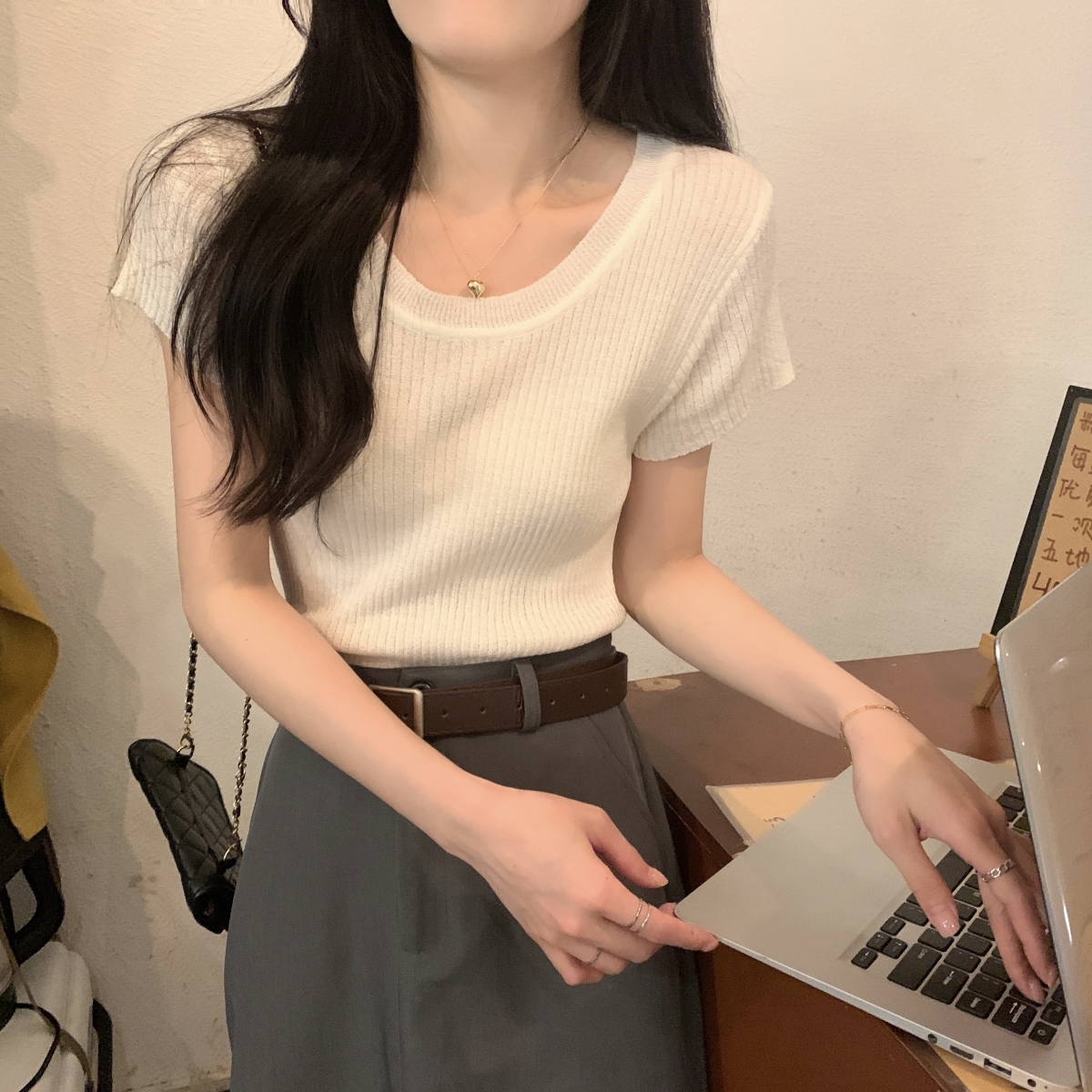 Actual shot of summer Korean style slim-fitting temperament U-neck versatile pit strip design ice silk knitted short-sleeved tops for women
