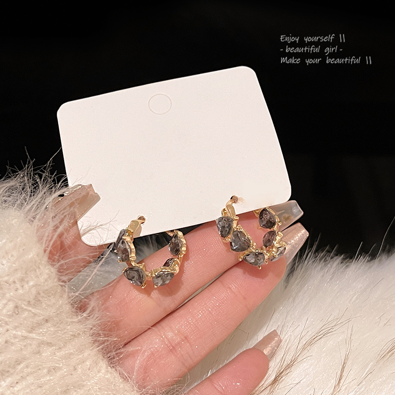 South Korea's new light luxury niche black zircon love earrings high-end design circle earrings earrings internet celebrity earrings