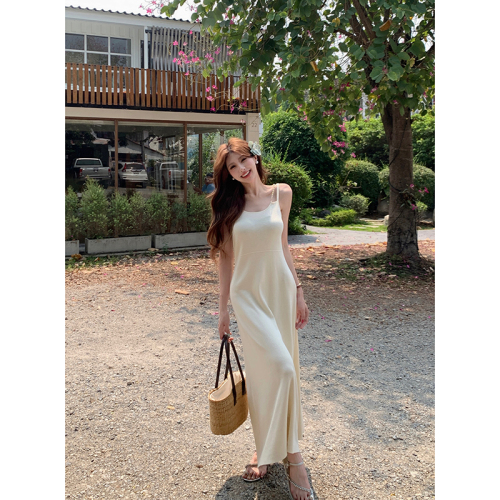 Actual shot ~ Spring and summer new style ~ High-end suspender dress for women, French sexy temperament, solid color long skirt