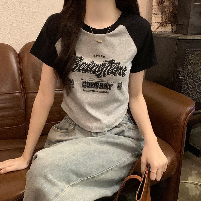 Real shot of American retro short-sleeved T-shirt for women in summer pure cotton contrasting color short raglan sleeve hot girl tight top