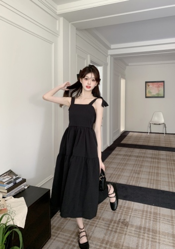 Actual shot of gentle style solid color suspender dress for women's first love lace-up bow high-waisted slim-fitting skirt with large swing