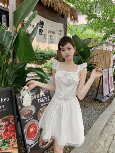 Real shot of French gentle lace-up short flying sleeves cute fishbone lace puffy dress
