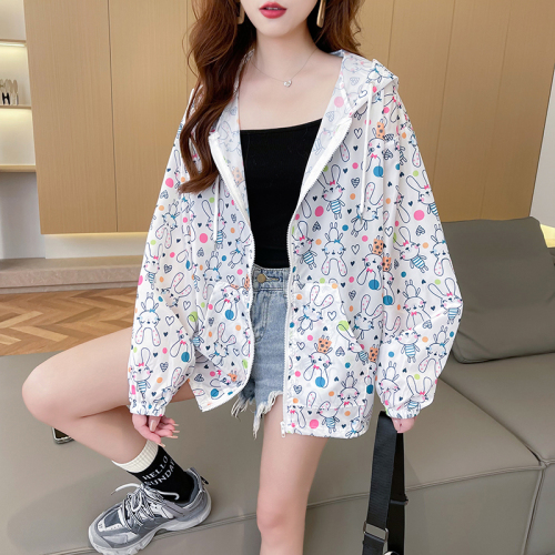 Actual shot of summer loose, casual, fashionable and versatile thin all-over printed zipper cardigan long-sleeved sun protection jacket for women