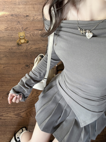 Actual shot of gray one-line collar waisted long-sleeved knitted top