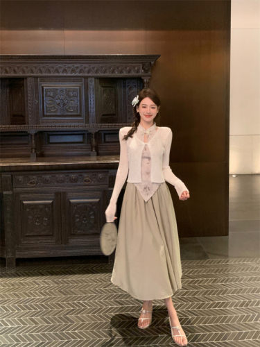 Actual shot ~ New Chinese style silk and linen printed sleeveless halter neck cheongsam + skirt + knitted cardigan shawl