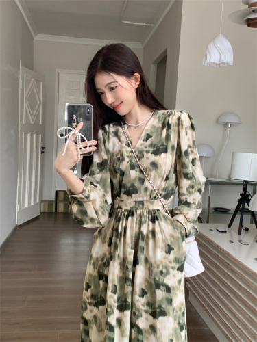 Real shot of retro printed dress 2024 new style French high-end waist-cinching green small floral long skirt for women
