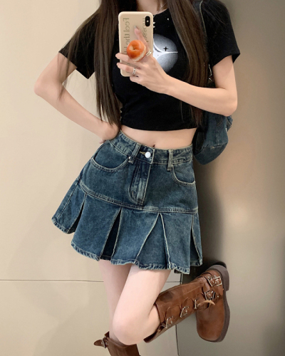 Real shot of sweet and cool high-waisted pleated denim short skirt for women in spring and summer Korean fashion slimming retro skirt trend