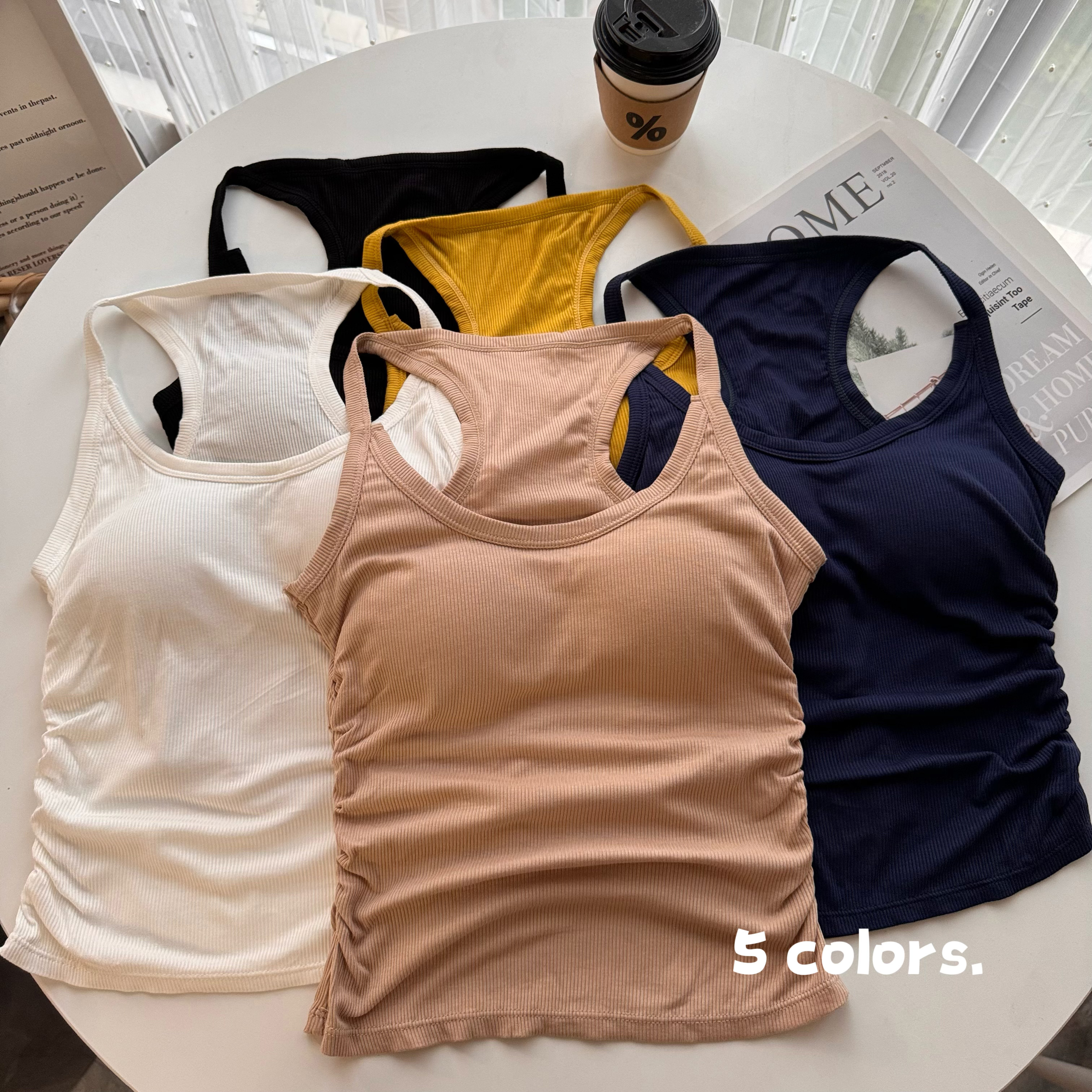 Real shot of sexy waist-cinching design, small camisole with breast pads, slim-fitting top for hot girls to create a beautiful back