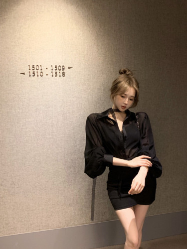 Real shot of temperament see-through black long-sleeved shirt, high-waisted slim fit and hip-hugging culottes