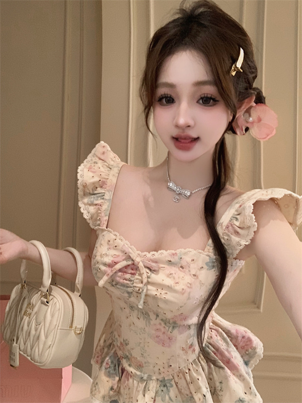Real shot of exquisite girl's lotus leaf and small flying sleeves printed top