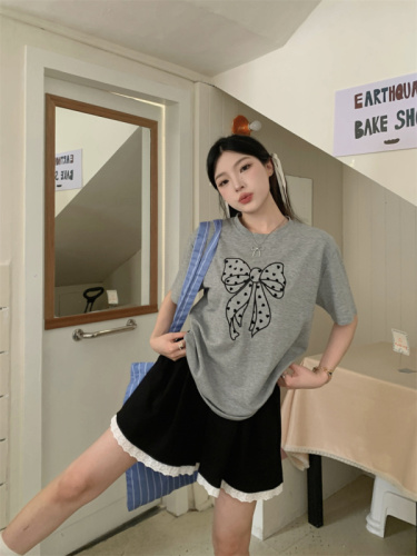 Real shot 1183# Bottoming embroidered loose bow T-shirt + 1177# Contrast color lace casual shorts