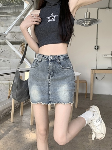 Real shot of love-proof anti-exposure denim skirt with raw edges for women high-waisted and small A-line retro hot girl hip-hugging denim skirt