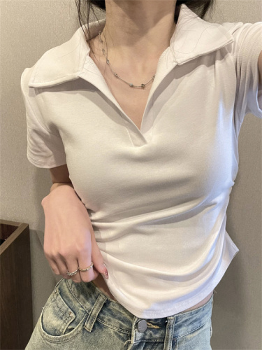 Real shot of solid color polo collar short-sleeved T-shirt for women in summer French niche unique and chic right shoulder top